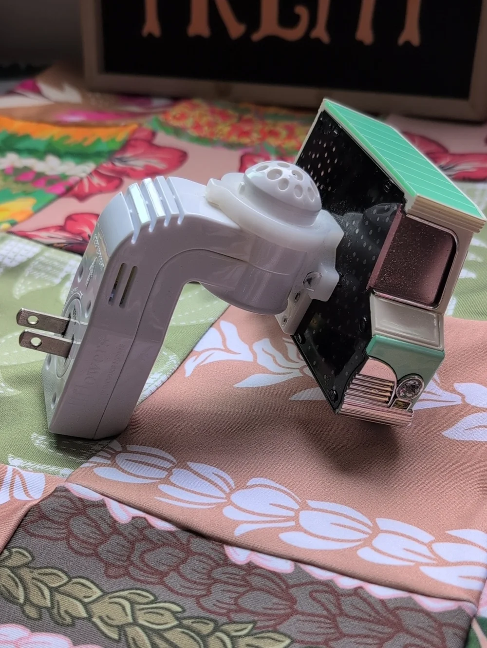 Bath & Body Works Ice Cream Truck Wallflower Projector Plug-In